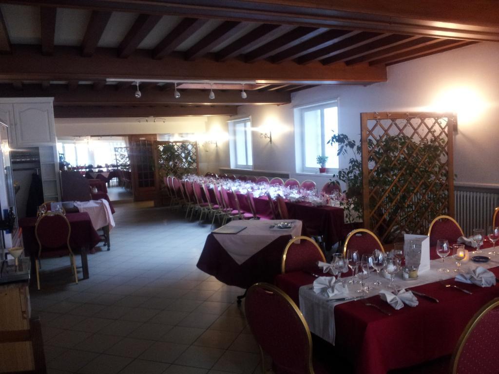 Le Clos Fleuri Bourg-de-Thizy Exterior photo